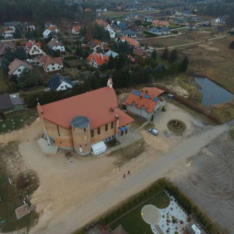 Zdjęcia kościoła z drona